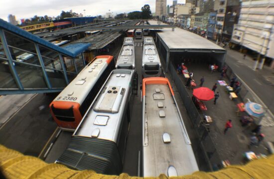 Tempo de deslocamento por transporte público aumenta em São Paulo e chega a 2h47 por dia