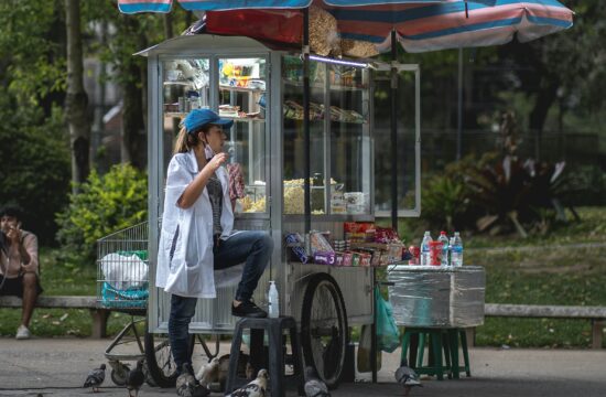 Pesquisa em dez capitais mostra que renda aumentou ou ficou estável para 57% dos entrevistados